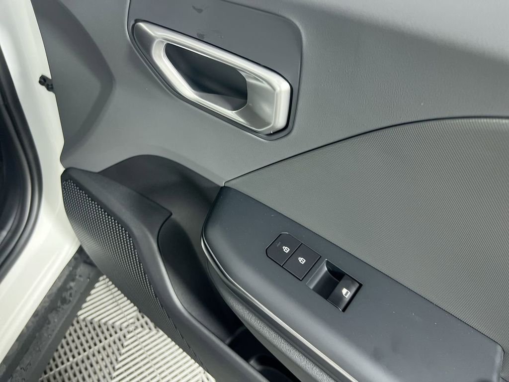 New 2026 Snow White Pearl Kia LX image 30
