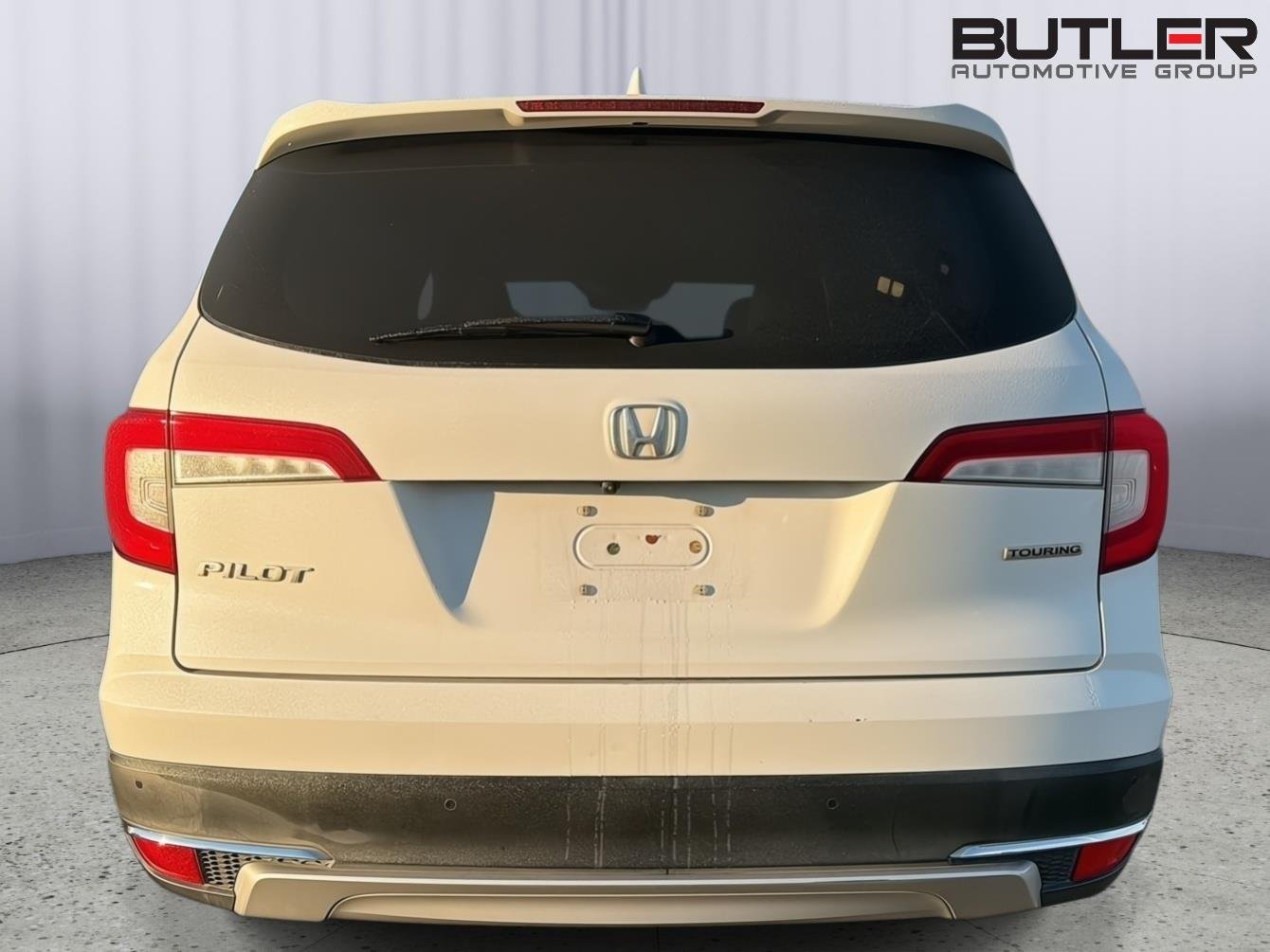 Used 2021 Platinum White Pearl Honda Touring w/Rear Captain