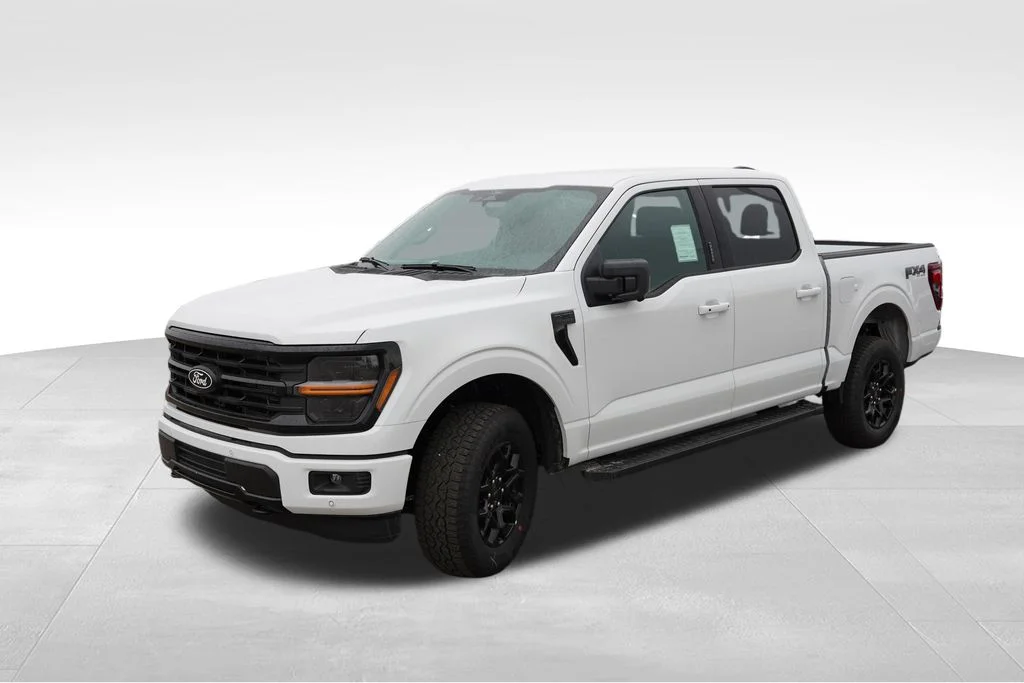 New 2026 Oxford White Ford XLT image 7