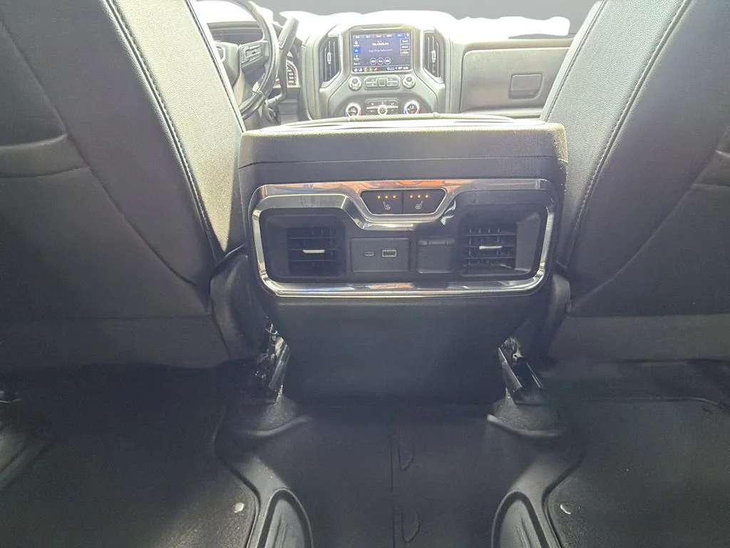 Used 2021 White GMC AT4 image 11