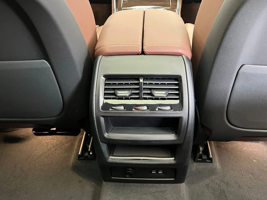 New 2026 Gray BMW xDrive40i image 9