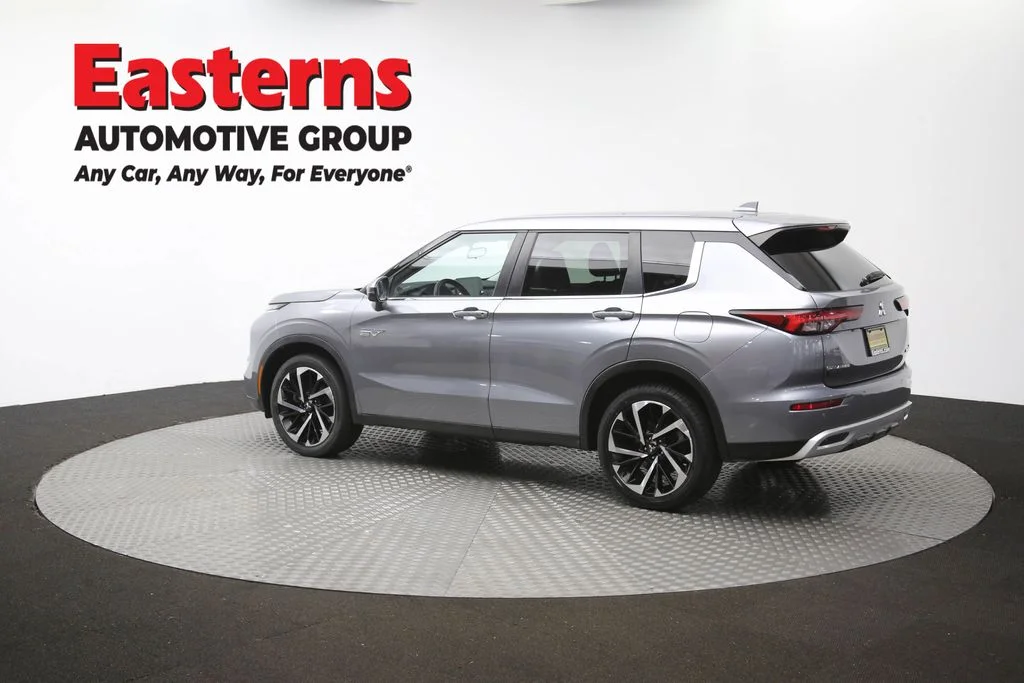 Used 2023 Silver Mitsubishi SE image 63