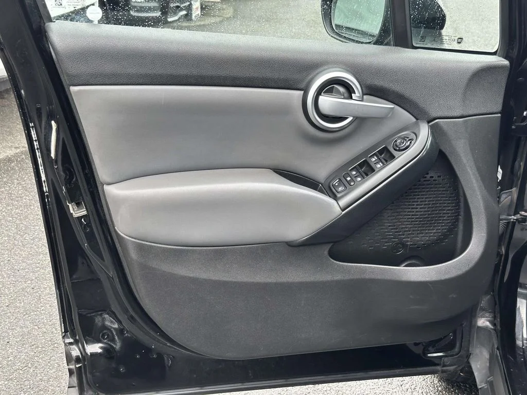 Used 2016 Black FIAT Easy image 26