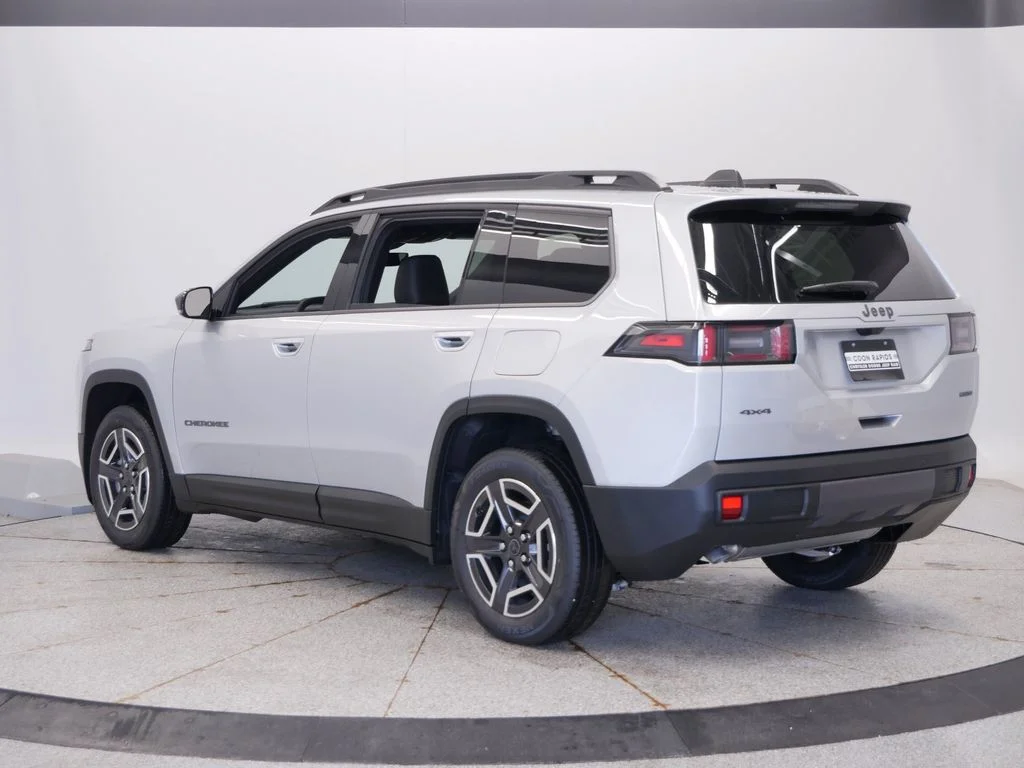 New 2026 Silver Zynith Clearcoat Jeep Limited image 3