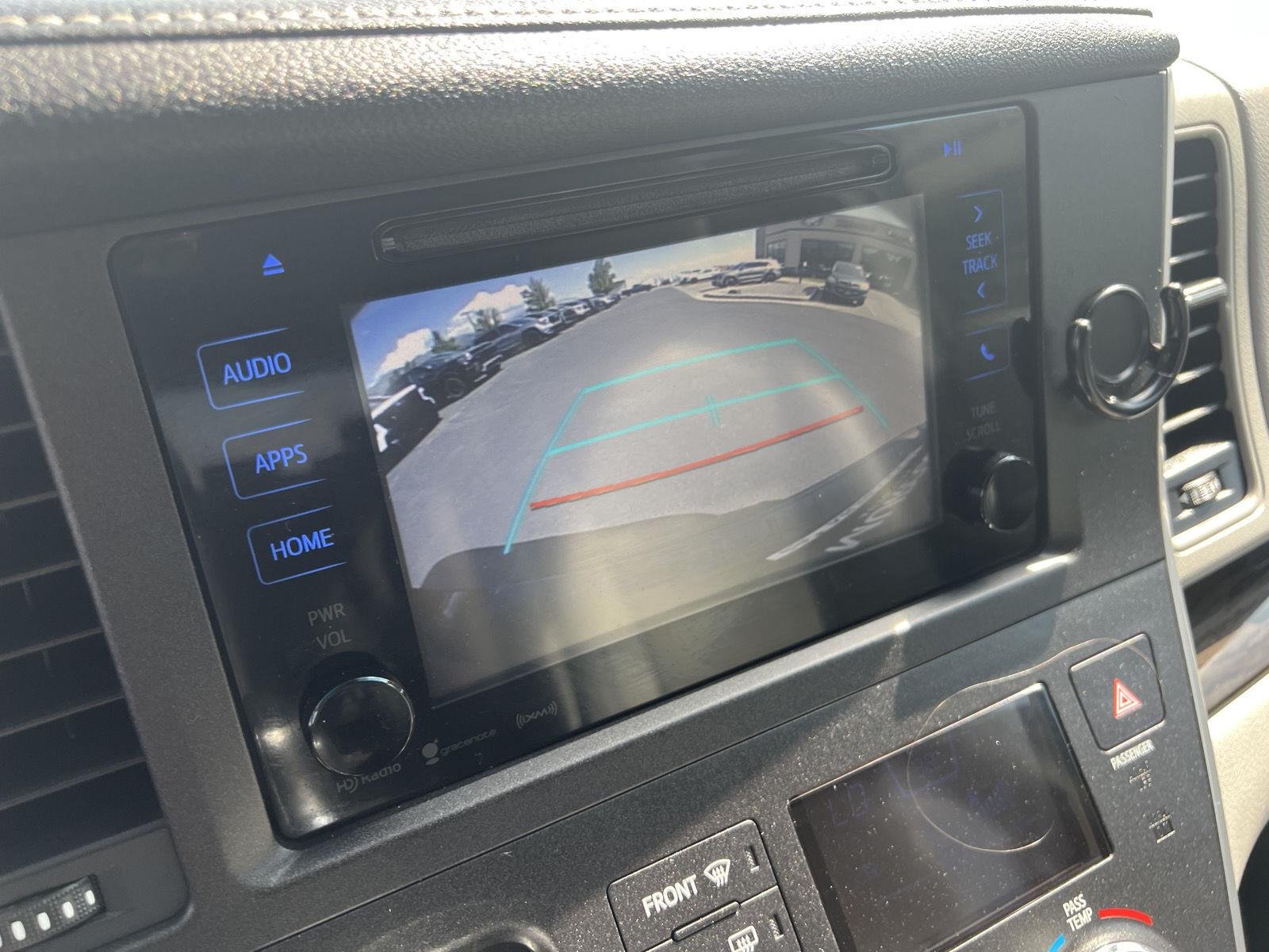 2016 Toyota Sienna XLE - Photo 23