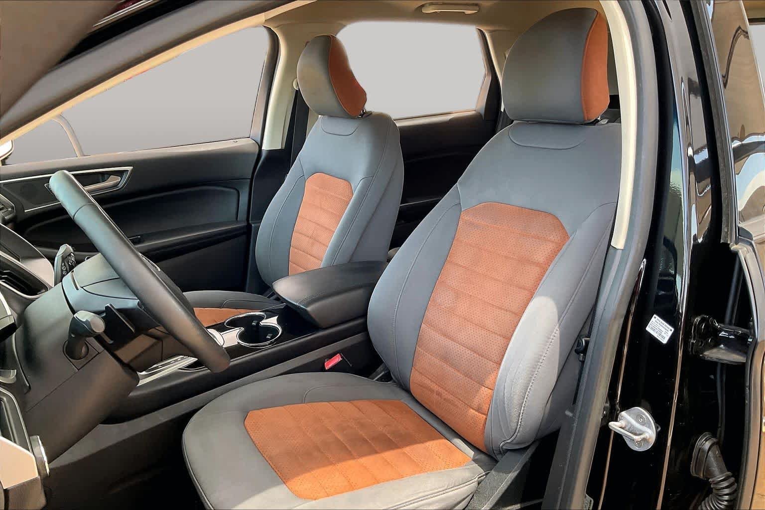 Used 2018 Shadow Black Ford SEL image 8