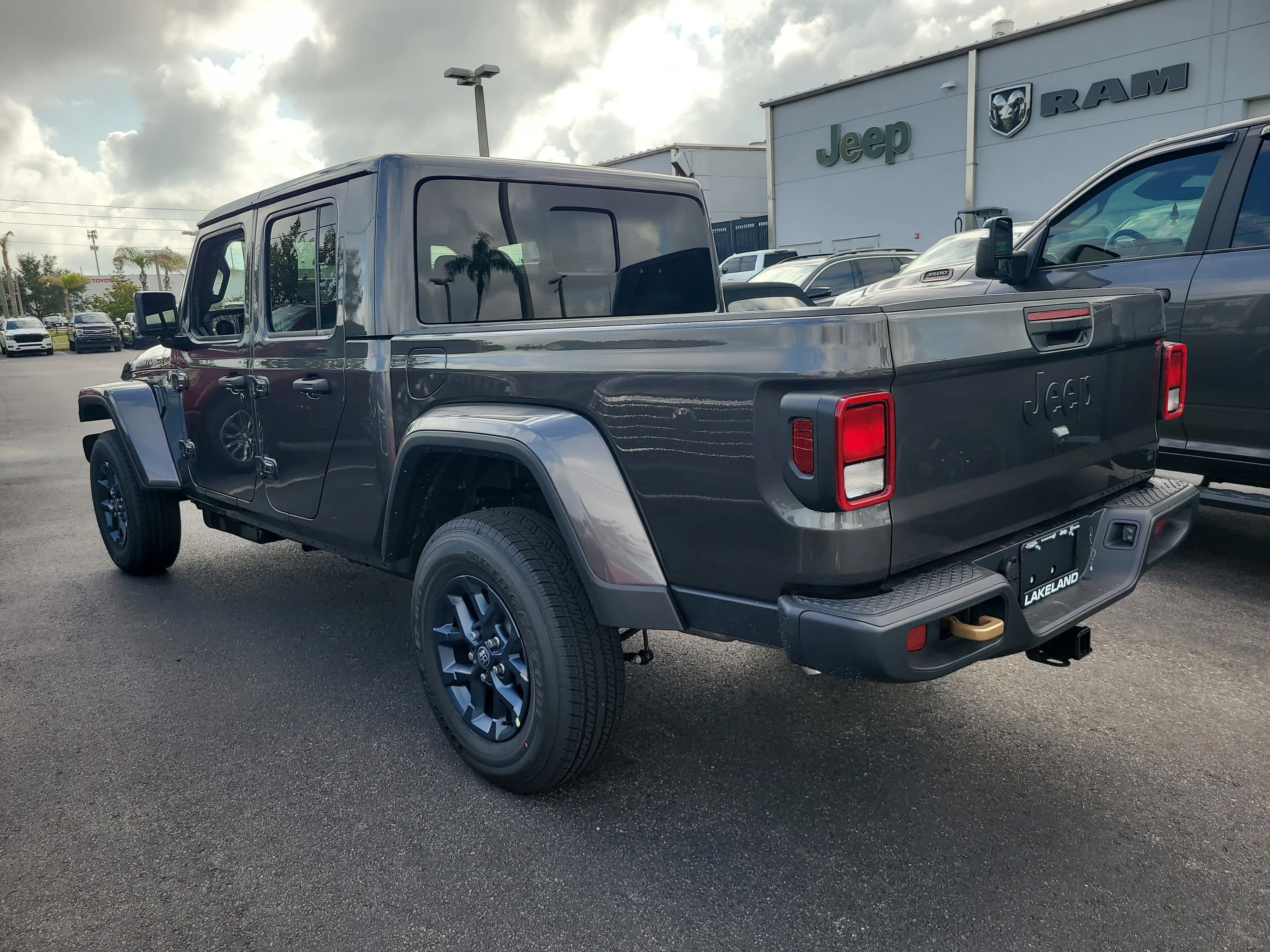 New 2026 Granite Crystal Metallic Clearcoat Jeep 85th Anniversary Edition image 8