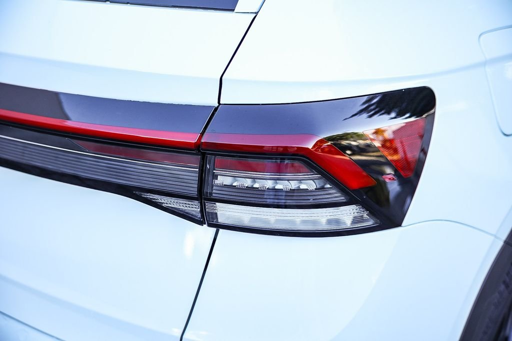New 2026 White Volkswagen 1.5T S image 11