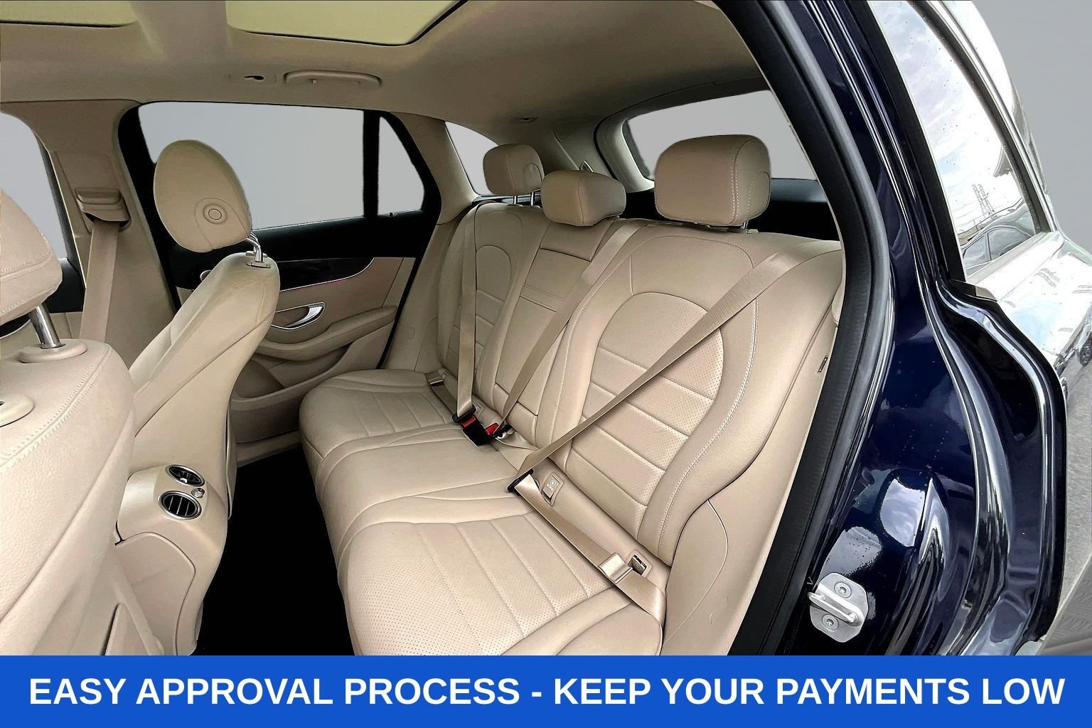 Used 2021 Blue Mercedes-Benz GLC 300 image 28
