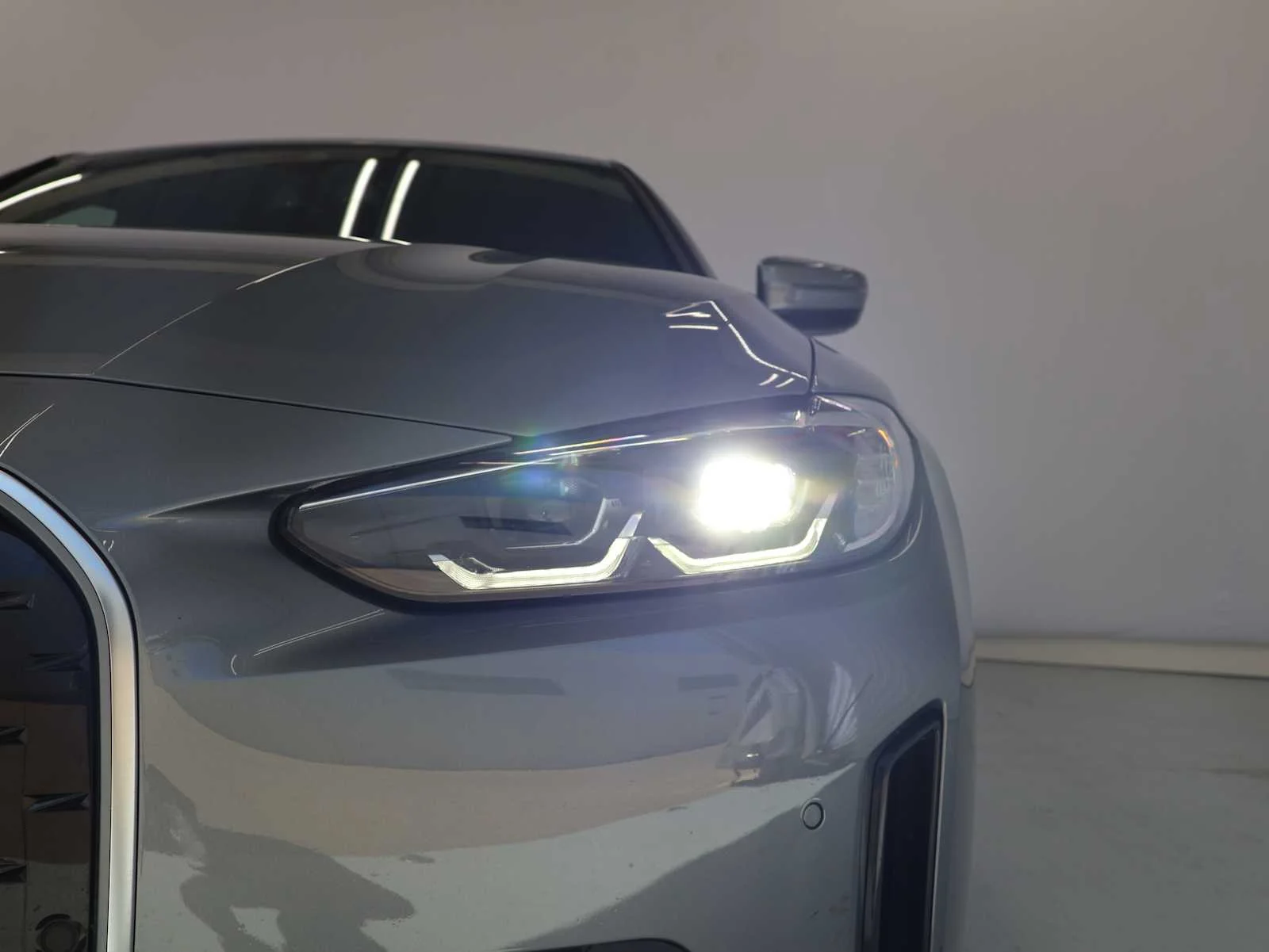 Used 2023 Skyscraper Grey Metallic BMW eDrive40 image 5