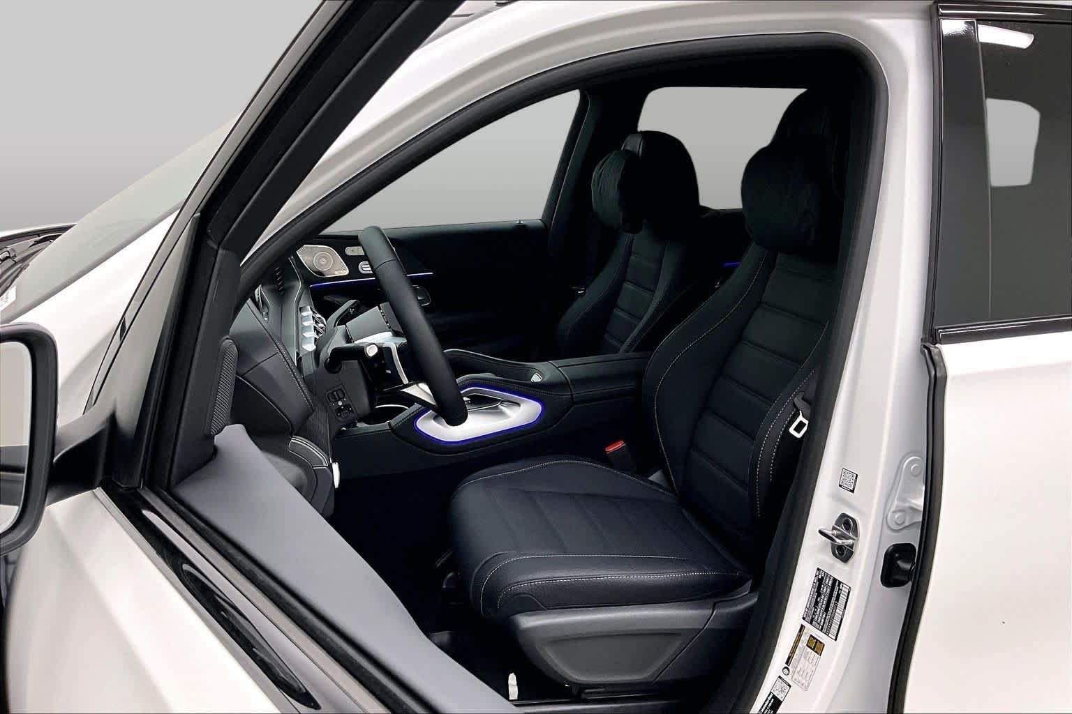 New 2026 MANUFAKTUR Moonlight White Magno Mercedes-Benz GLS 450 image 9