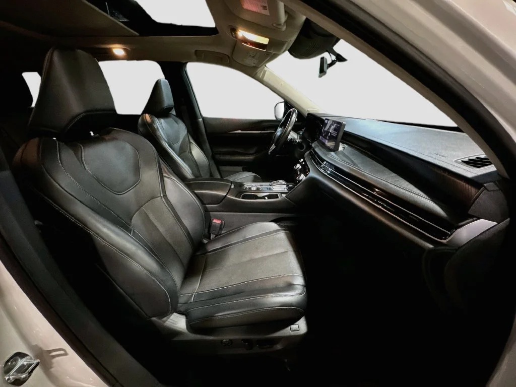 Certified Used 2023 White INFINITI Sensory image 32