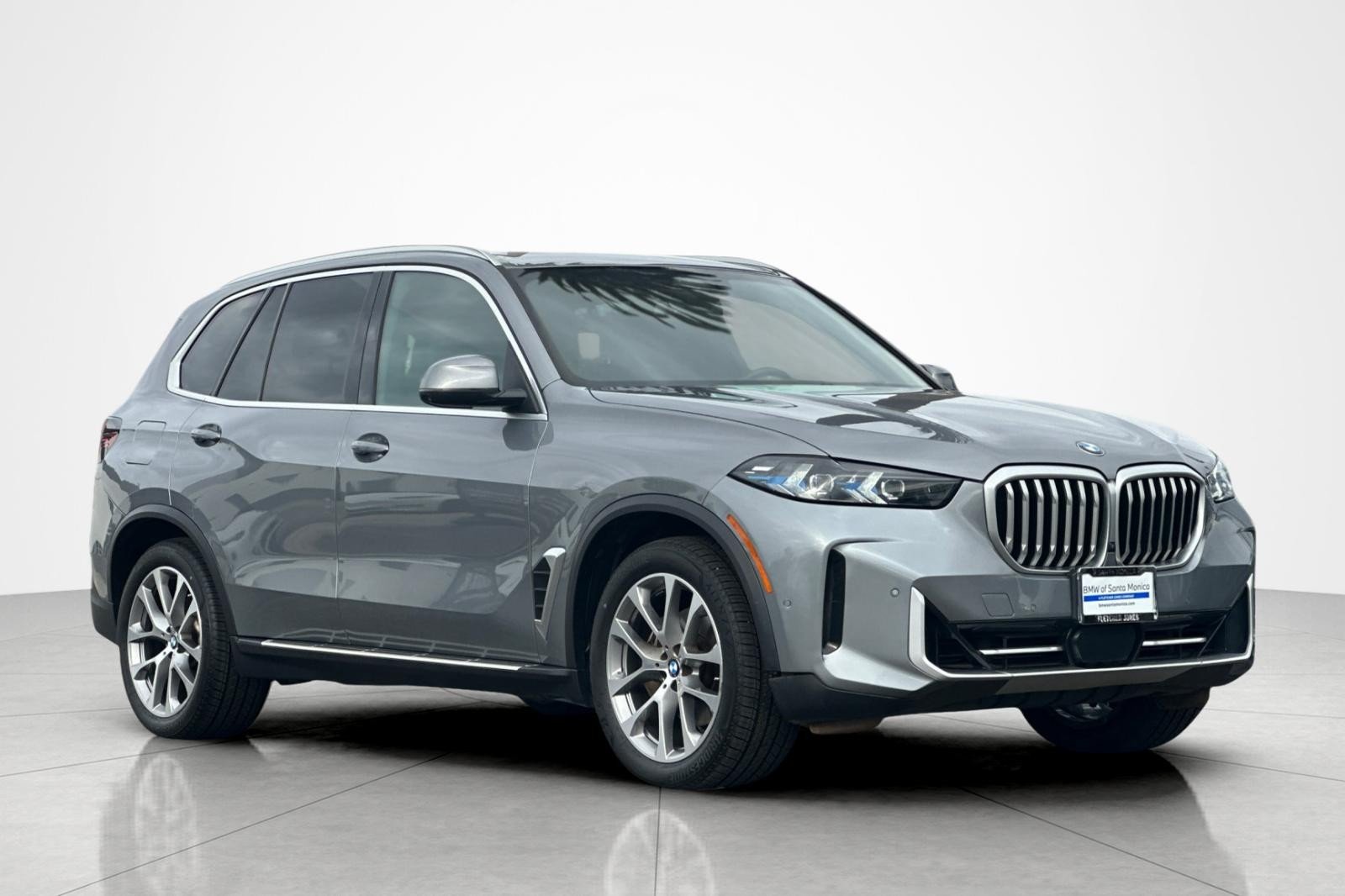 Used 2024 Skyscraper Grey Metallic BMW xDrive40i image 7