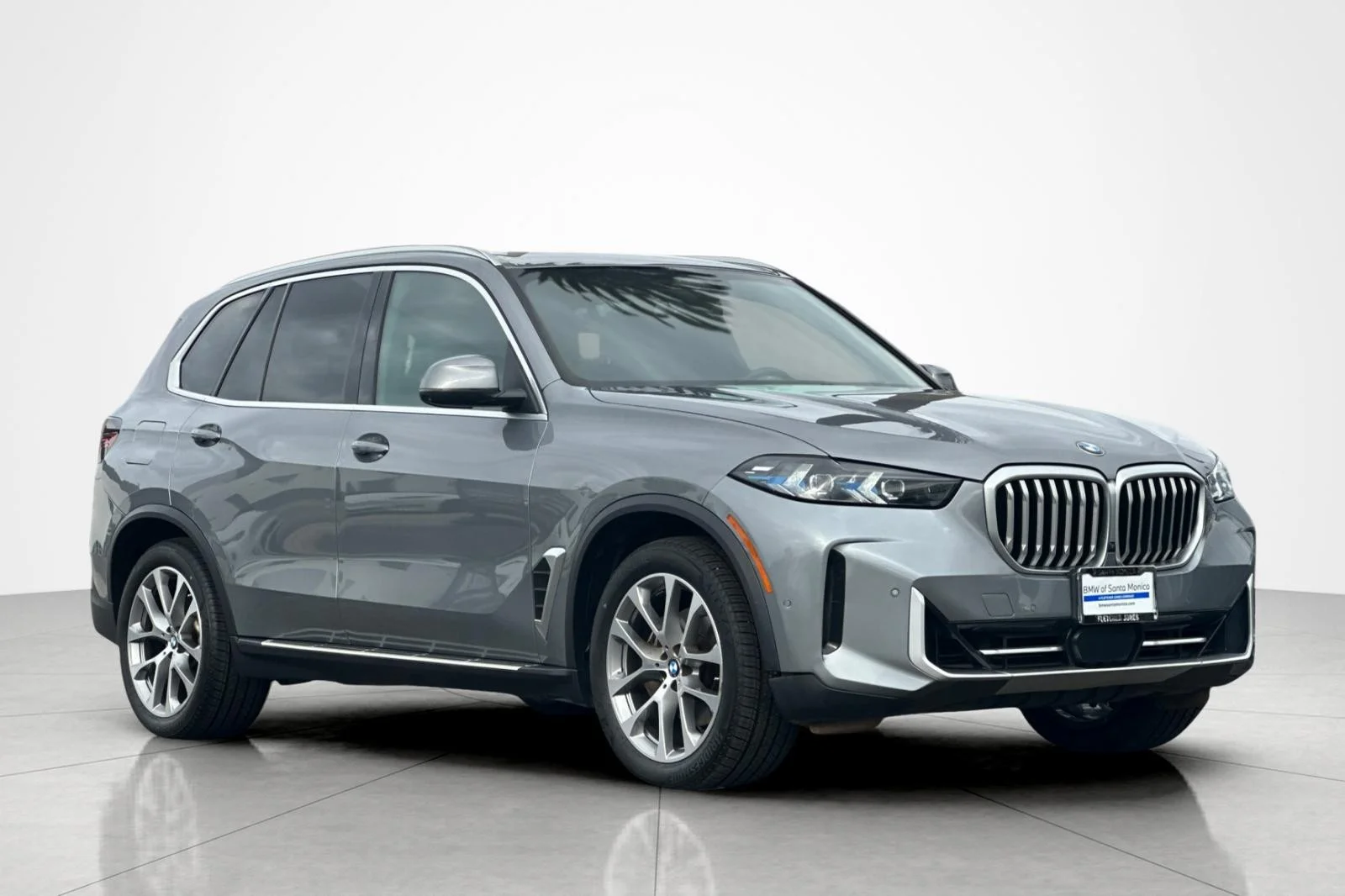 Used 2024 Skyscraper Grey Metallic BMW xDrive40i image 7