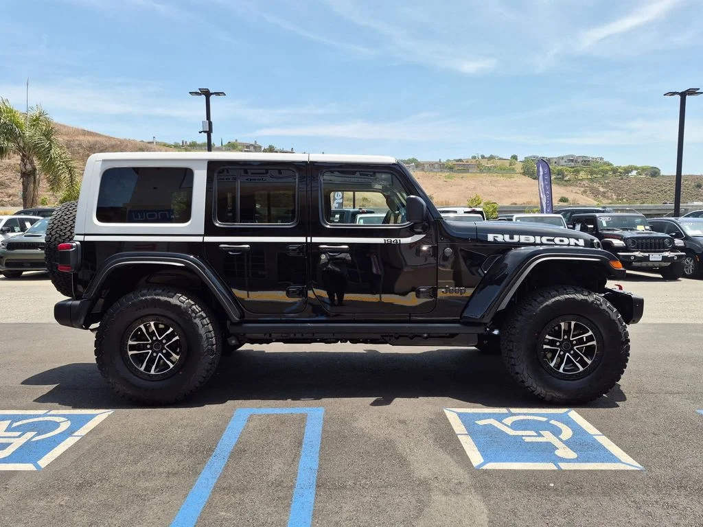 New 2026 Black Clear-Coat Exterior Paint Jeep Rubicon X image 4