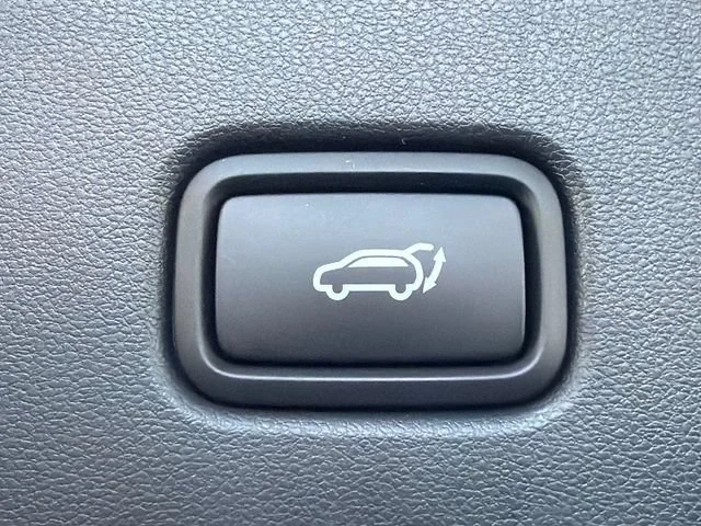 Used 2025 Gray Hyundai SEL Convenience image 19