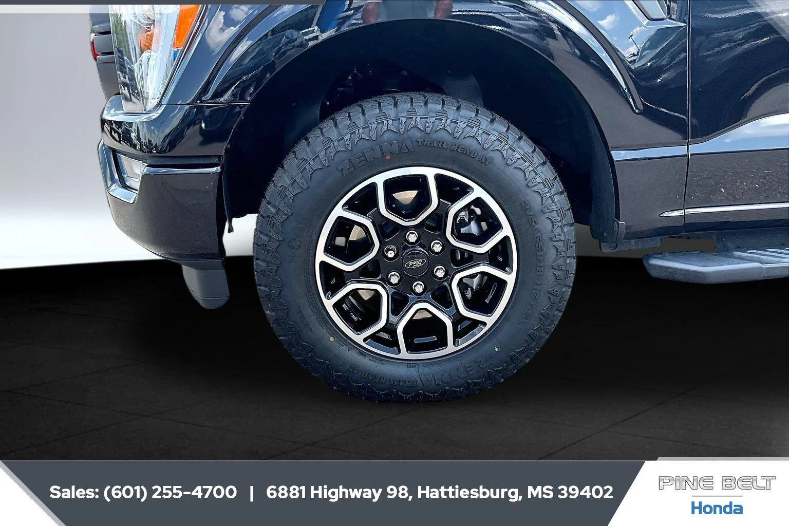 Used 2023 Agate Black Ford XLT image 7