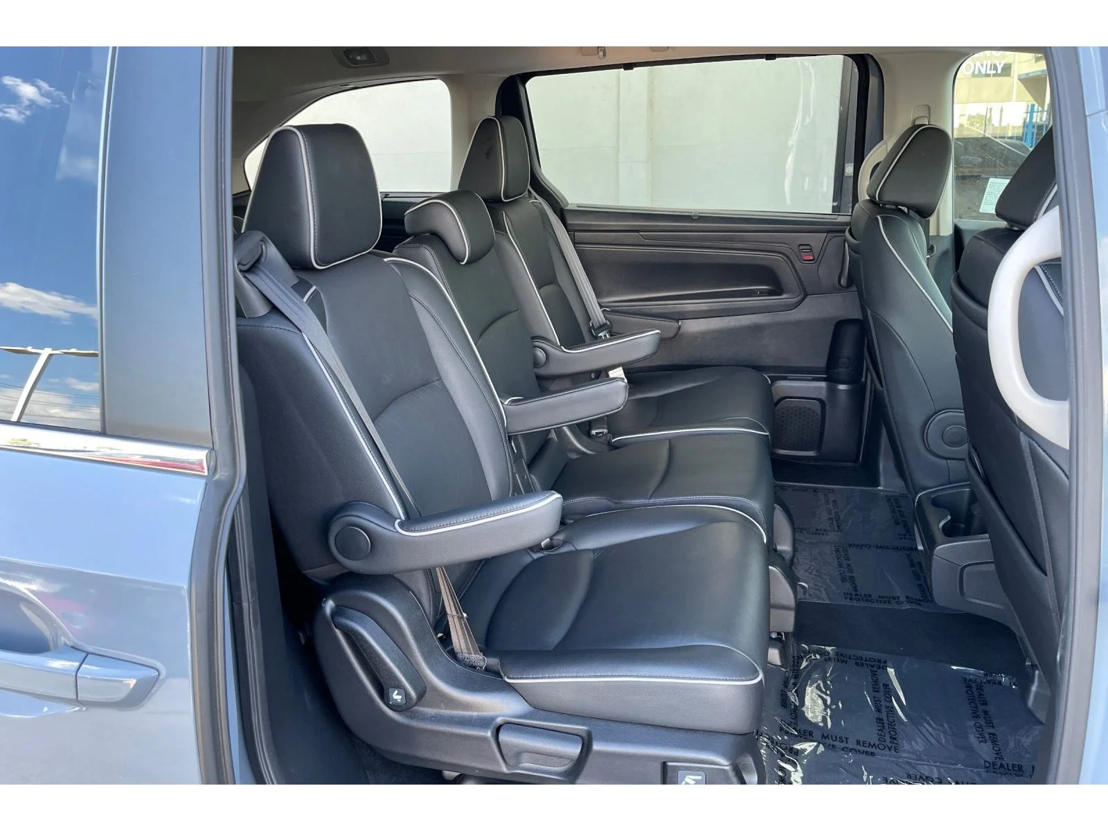 Used 2025 SONIC GRAY PEARL Honda Touring image 19