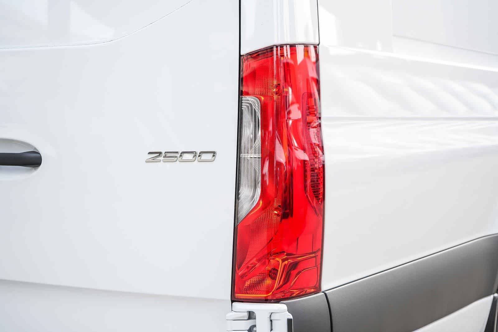New 2026 Arctic White Mercedes-Benz Cargo 170Ext High Roof RWD 2.0L I4 Diesel Turbo HO image 46