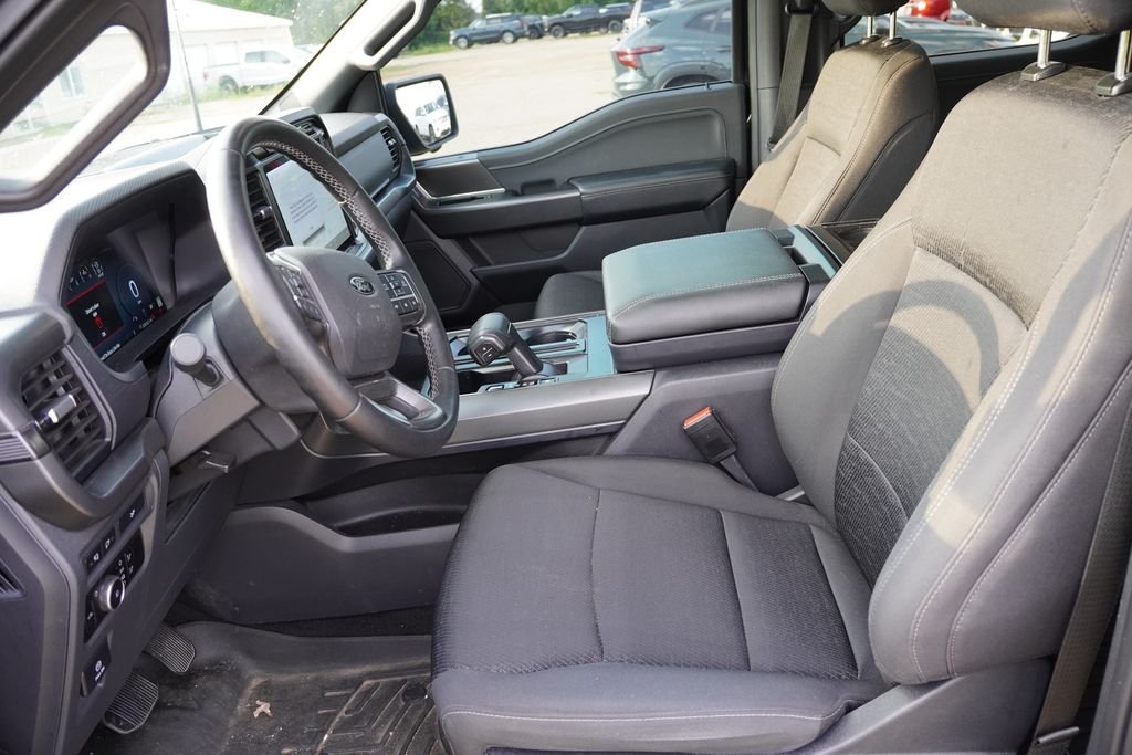 Used 2024 Black Ford XLT image 4