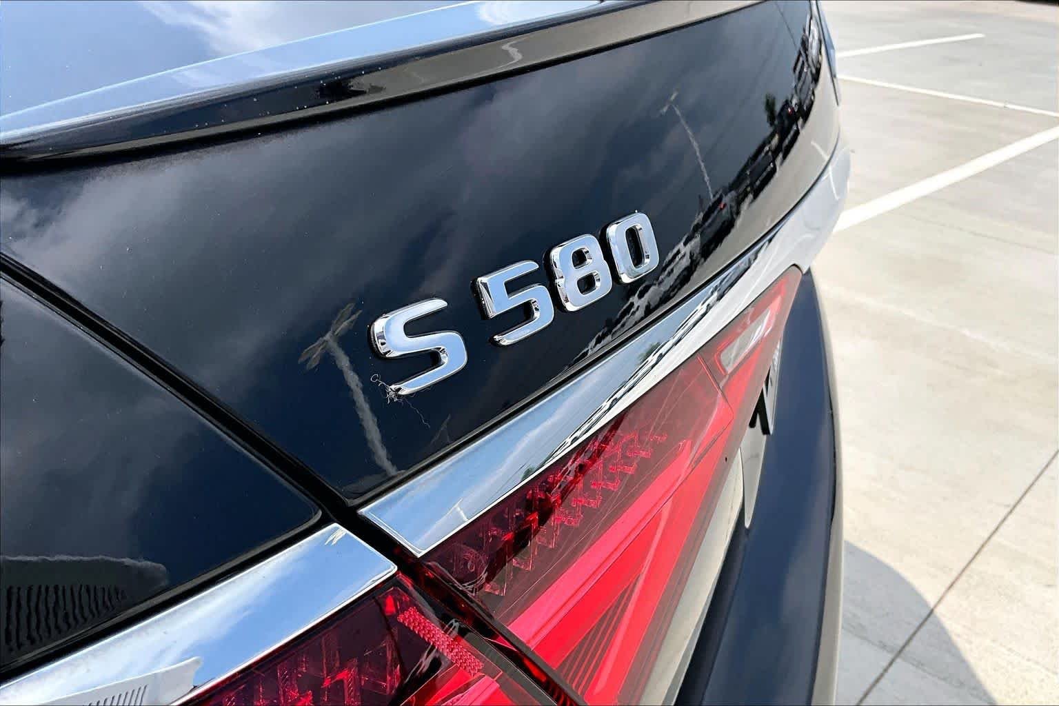Used 2022 Obsidian Black Mercedes-Benz S 580 image 28