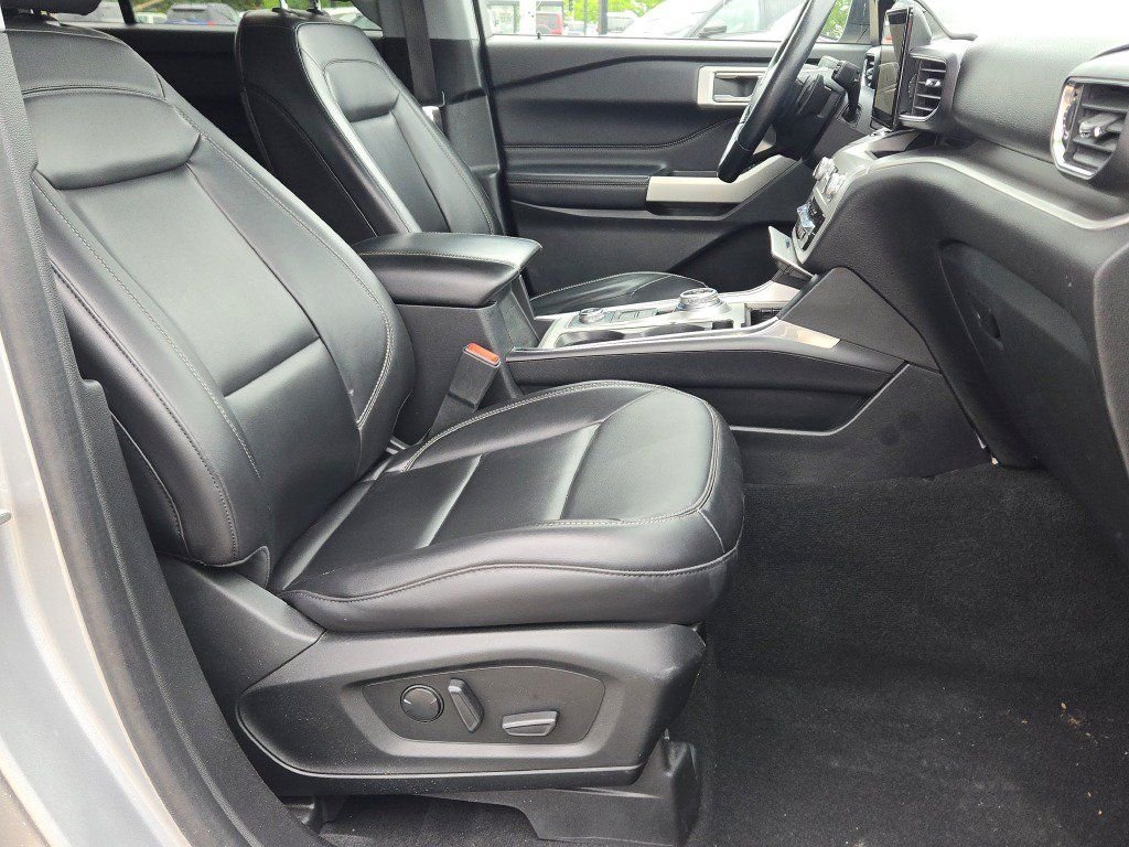 Used 2021 Silver Ford XLT image 6