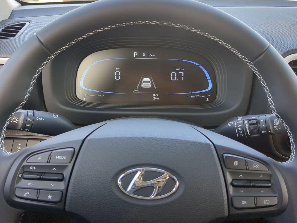 2025 Hyundai Venue Limited - Photo 30