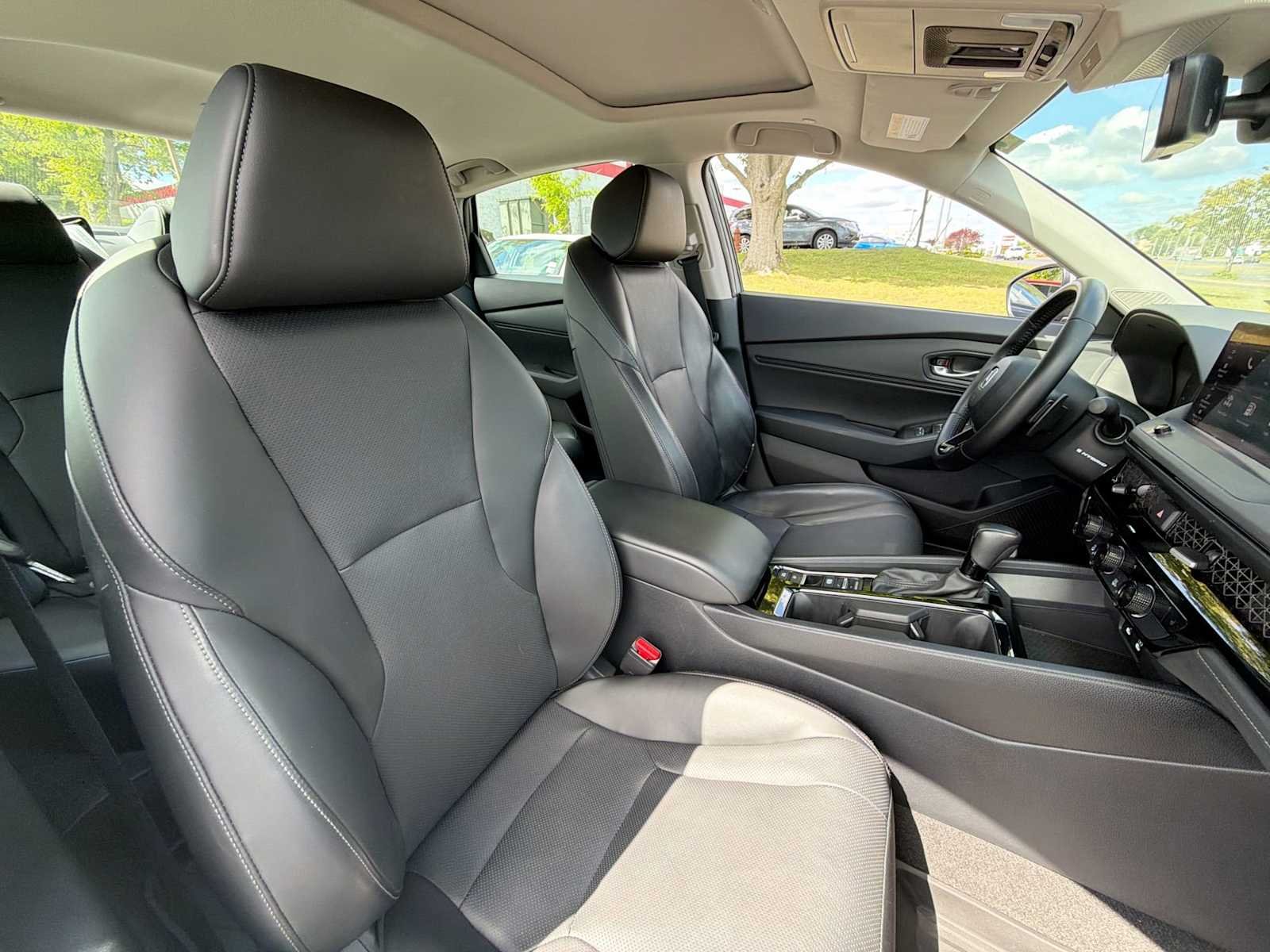 2023 Honda Accord Hybrid EX-L - Photo 17