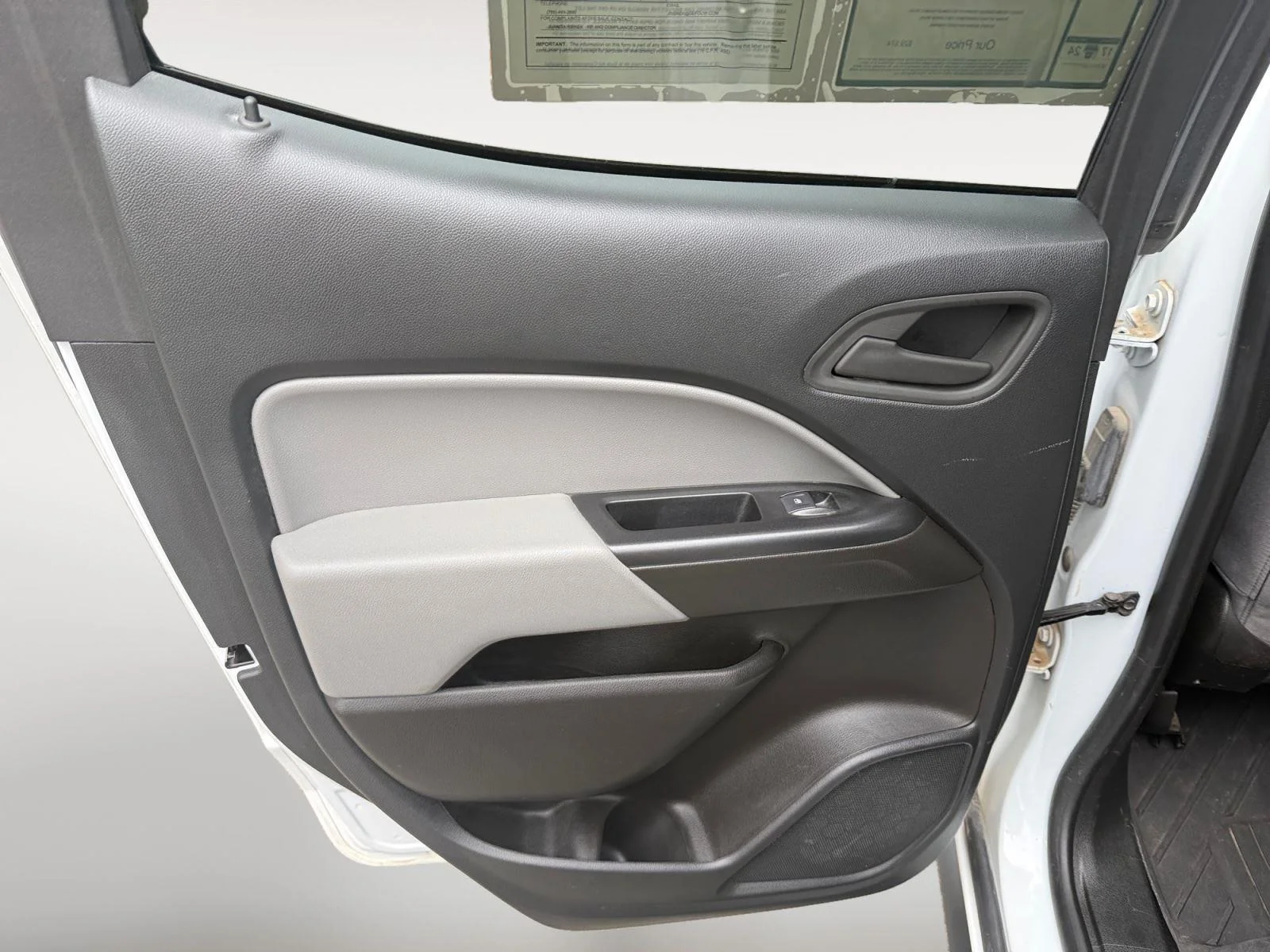 Used 2022 Summit White Chevrolet WT image 18