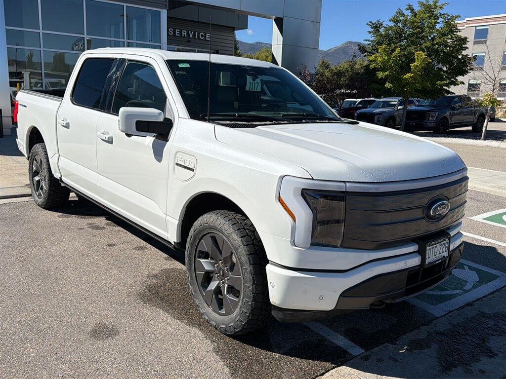 Used 2023 Star White Metallic Tri-Coat Ford LARIAT image 2