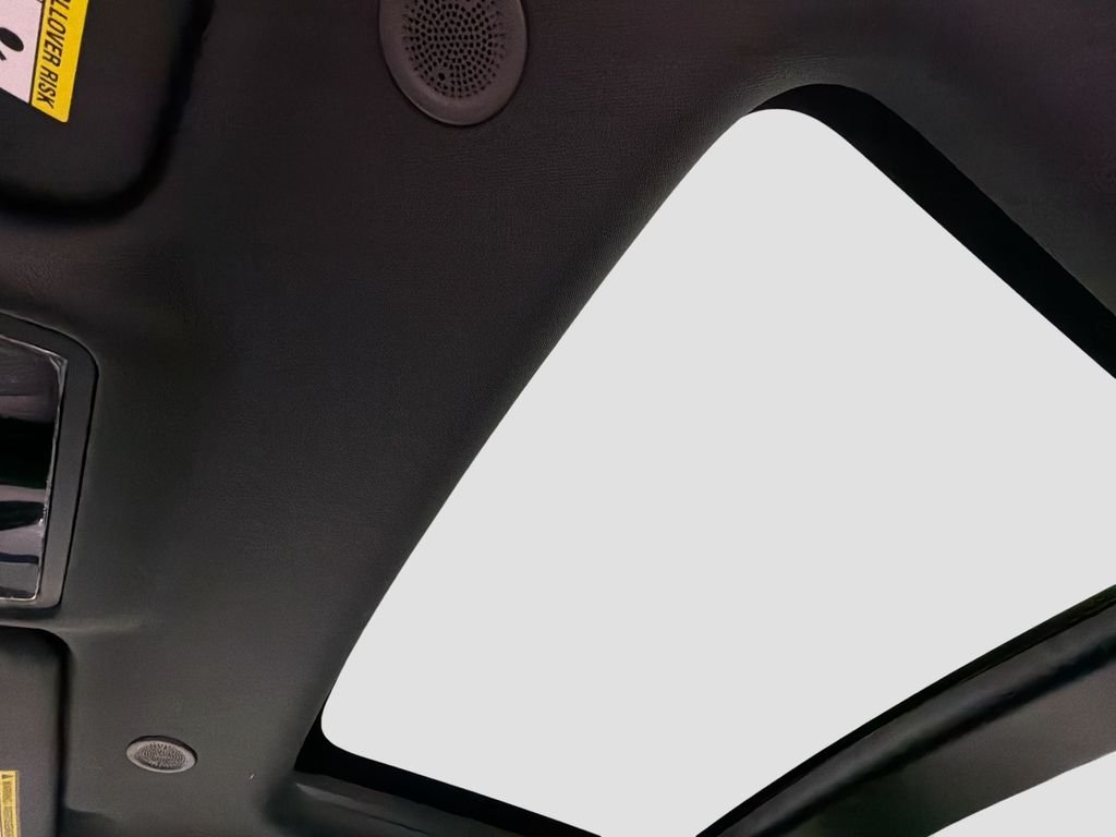 New 2026 Arroios Grey Land Rover S image 23