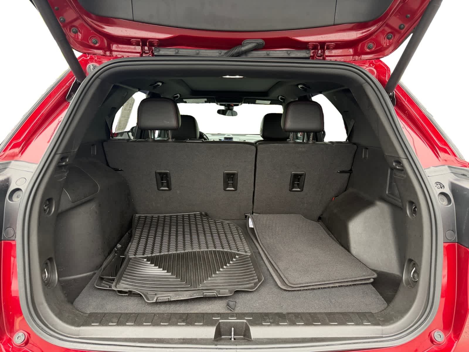 Used 2022 Cherry Red Tintcoat Chevrolet RS image 18