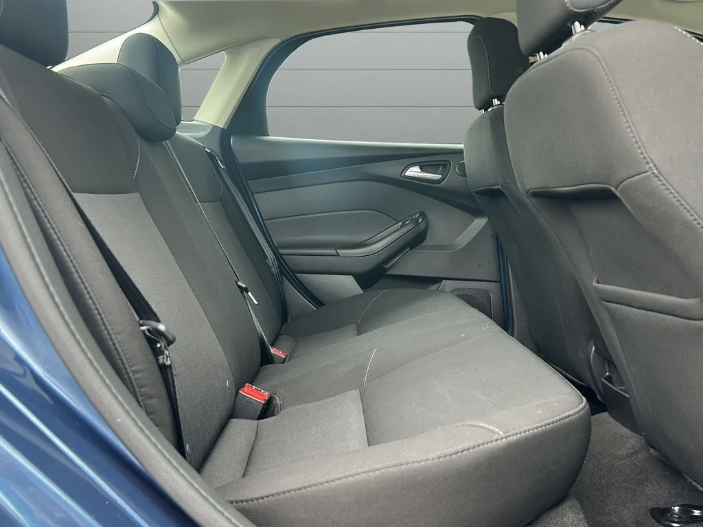 Used 2018 Blue Ford SEL image 12