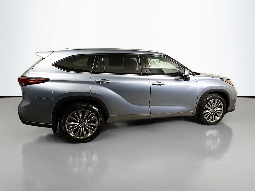 Used 2021 Moon Dust Toyota Platinum image 8