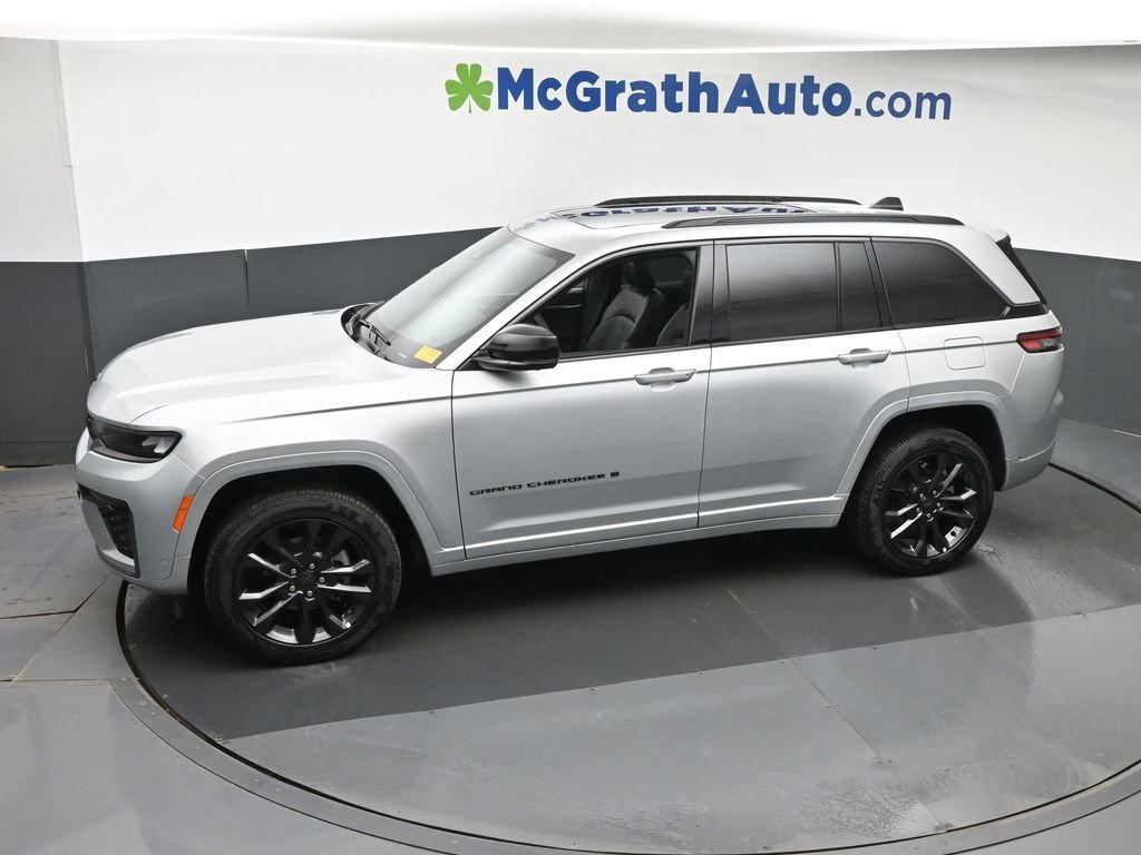 New 2026 Silver Zynith Exterior Paint Jeep Limited Reserve image 23