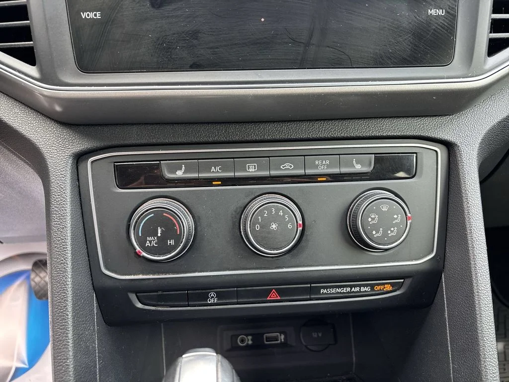 Used 2018 Gray Volkswagen 3.6L V6 SE image 16
