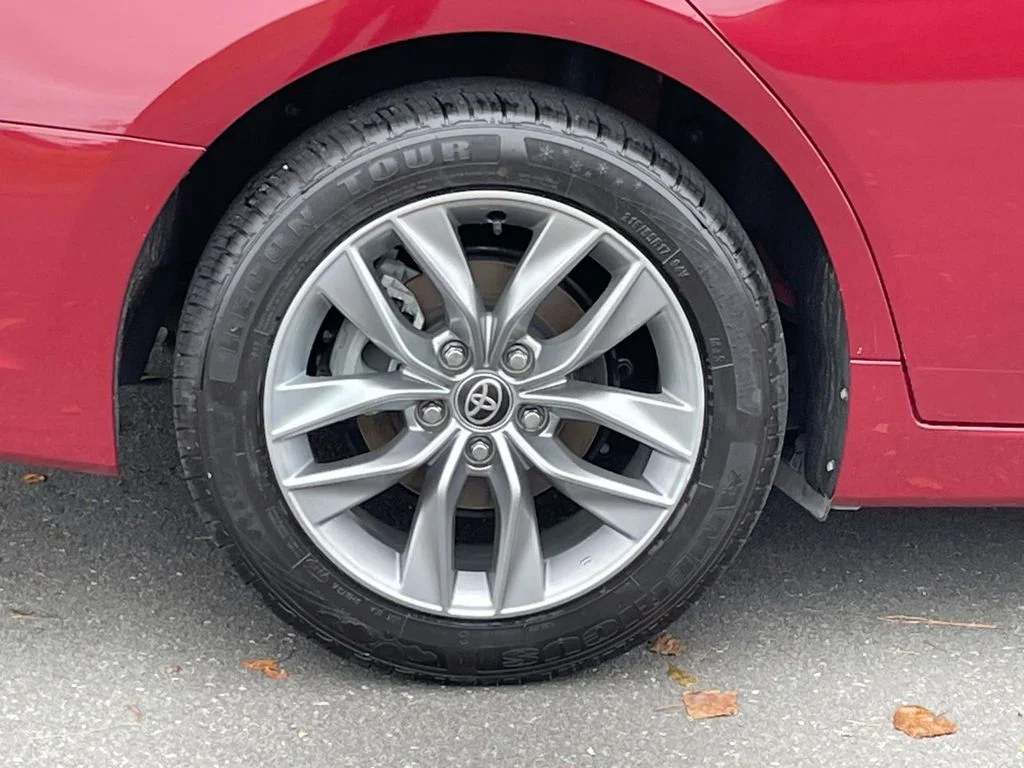 Used 2022 Red Toyota XLE image 7