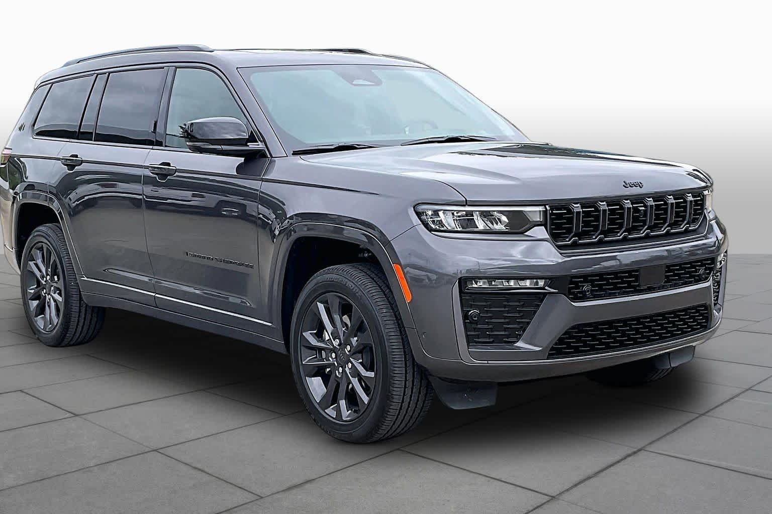 New 2026 Baltic Gray Metallic Clear-Coat Exterior Paint Jeep Limited Reserve image 2