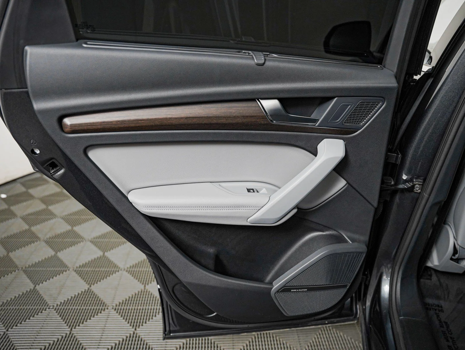 Used 2023 Daytona Gray Pearl Effect Audi S line Prestige image 21