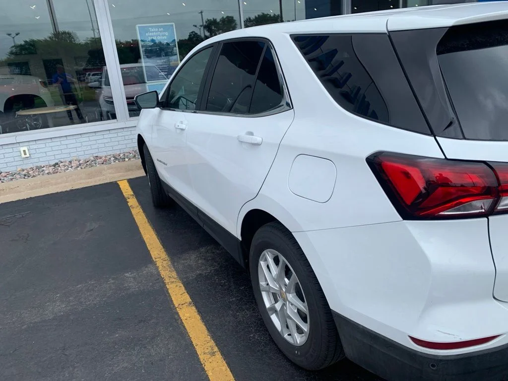 Used 2024 Summit White Chevrolet LT image 7