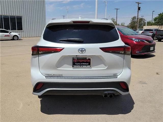 Used 2023 Wind Chill Pearl Toyota XSE Front-Wheel Drive image 3