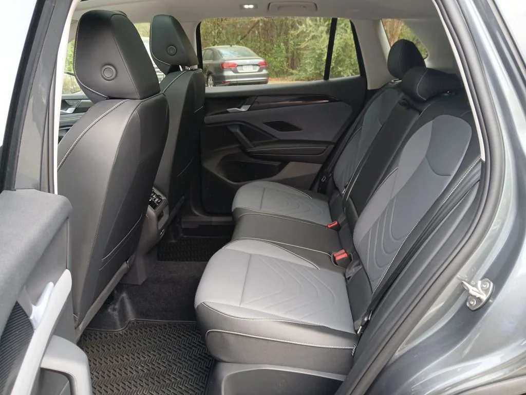 New 2026 Silver Volkswagen 2.0T SE image 24