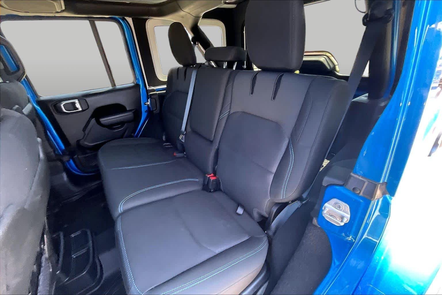 Used 2023 Hydro Blue Pearlcoat Jeep Rubicon image 20