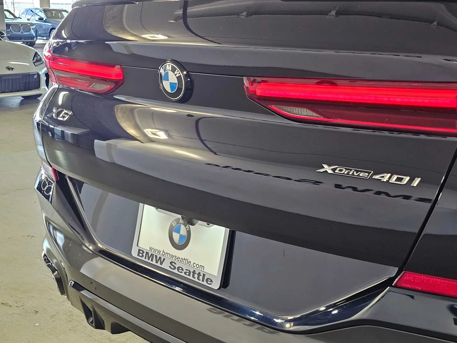 Used 2024 Carbon Black Metallic BMW xDrive40i image 7