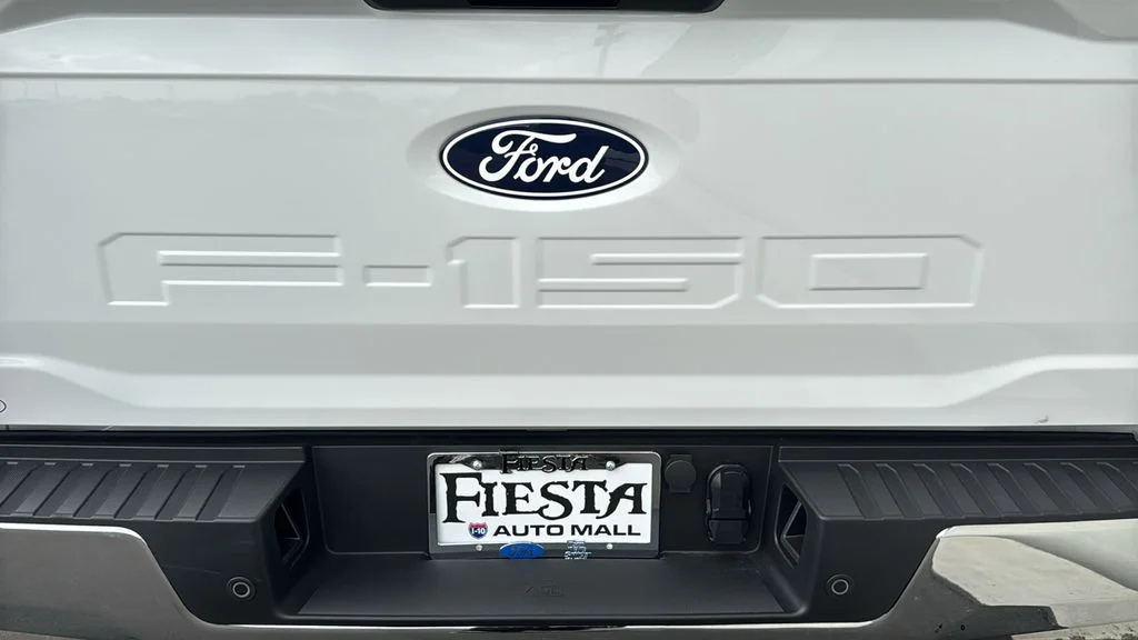 New 2026 Oxford White Ford XL image 7