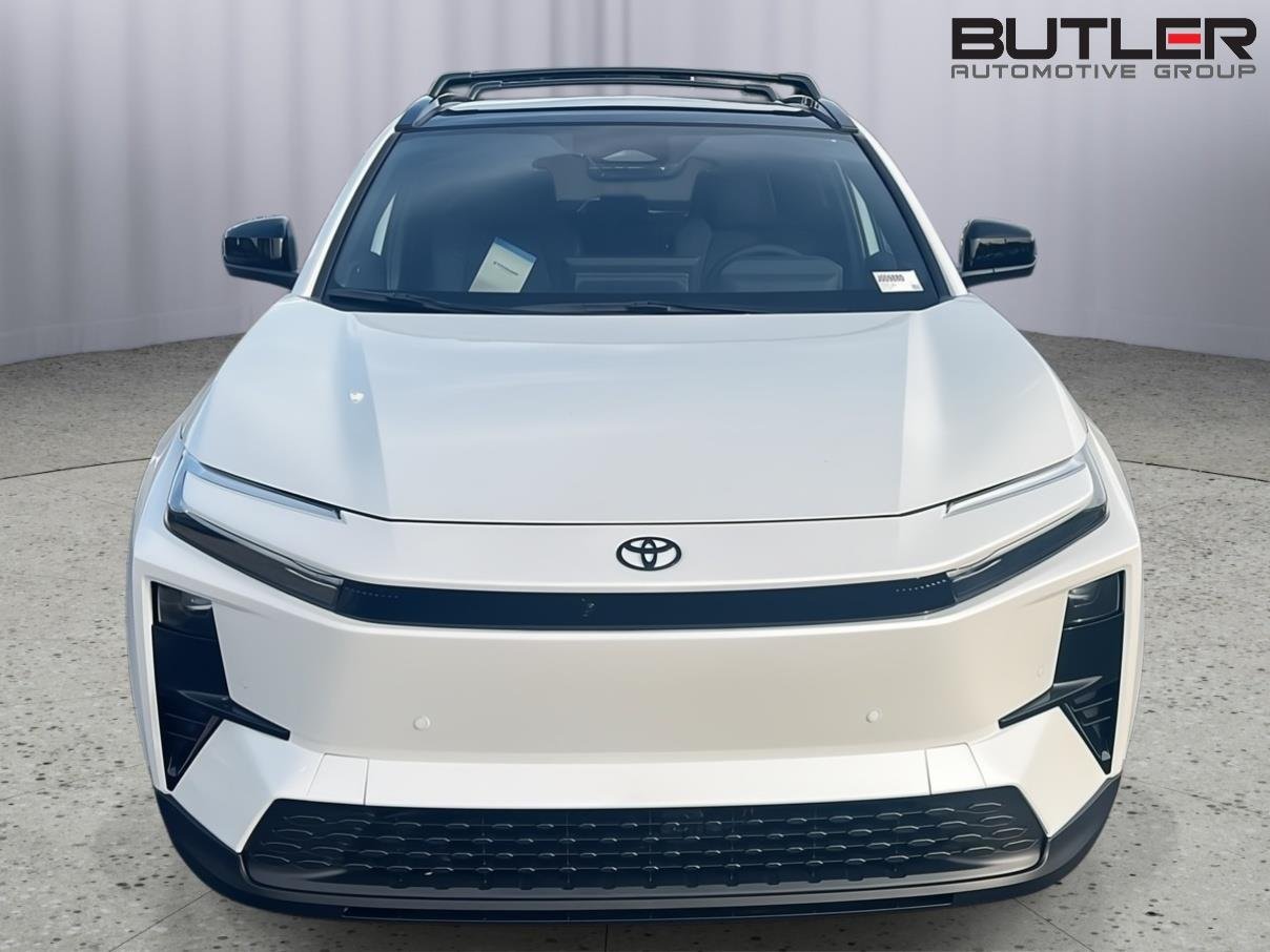 New 2026 Wind Chill Pearl Toyota XSE image 9