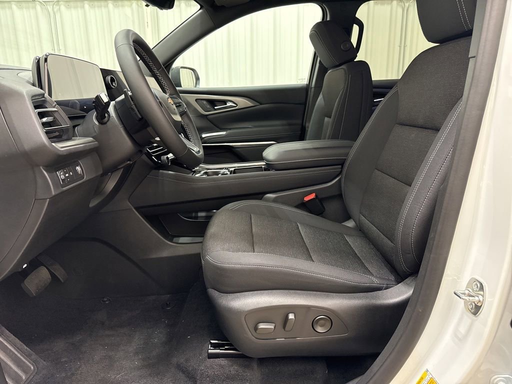 2026 Chevrolet Traverse LT - Photo 25