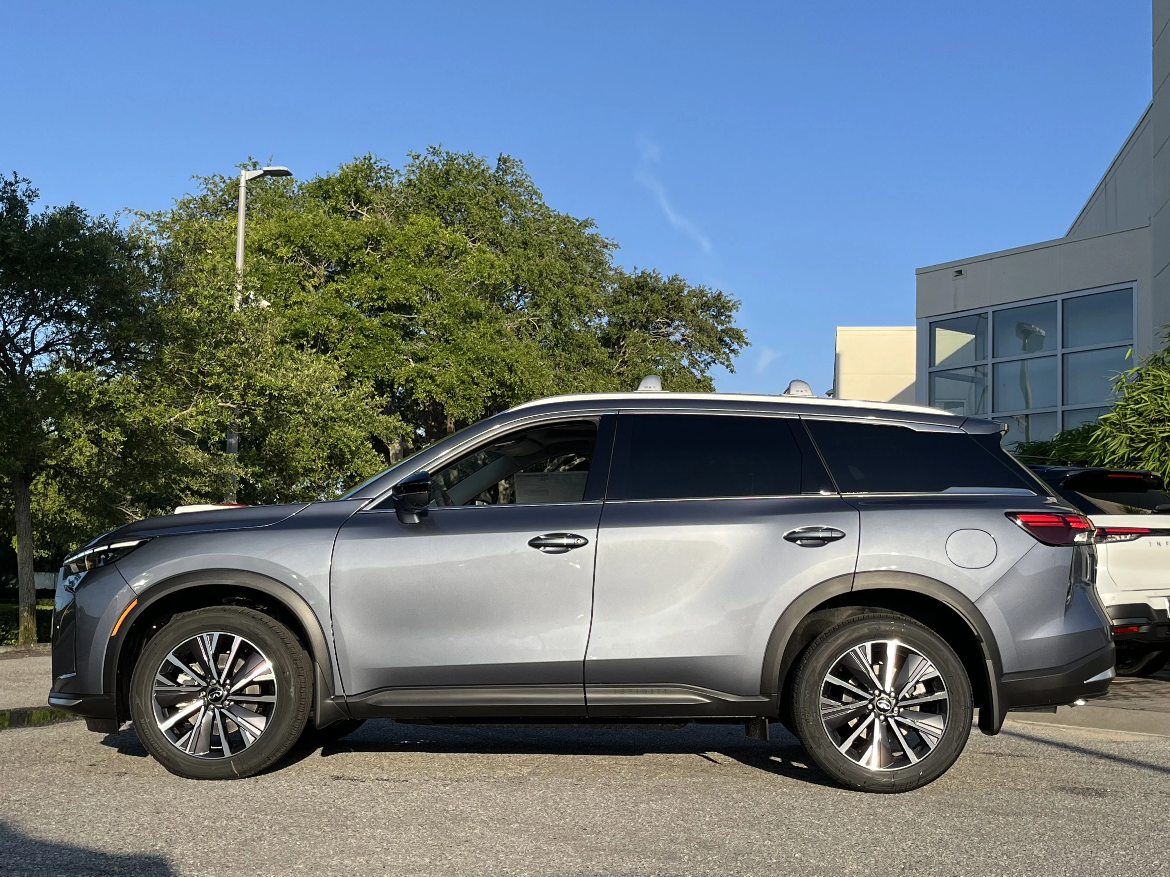 New 2027 Moonbow Blue INFINITI LUXE image 2