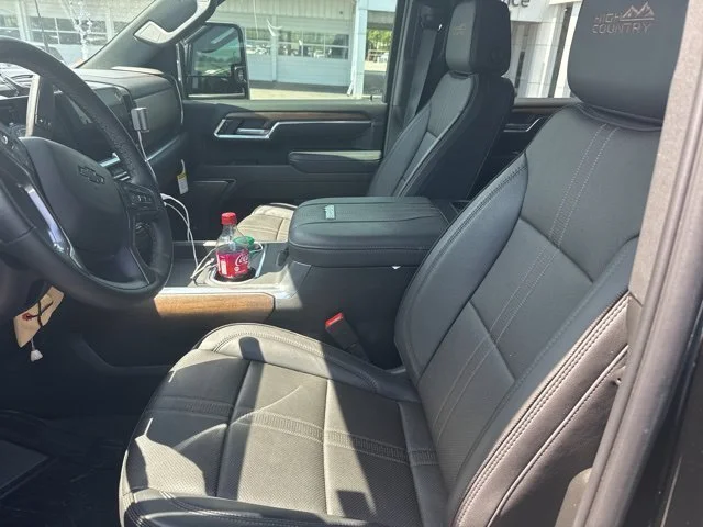2025 Chevrolet Silverado 2500HD High Country - Photo 36