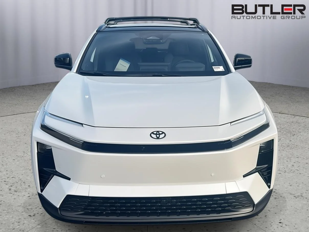 New 2026 Wind Chill Pearl Toyota XSE image 9
